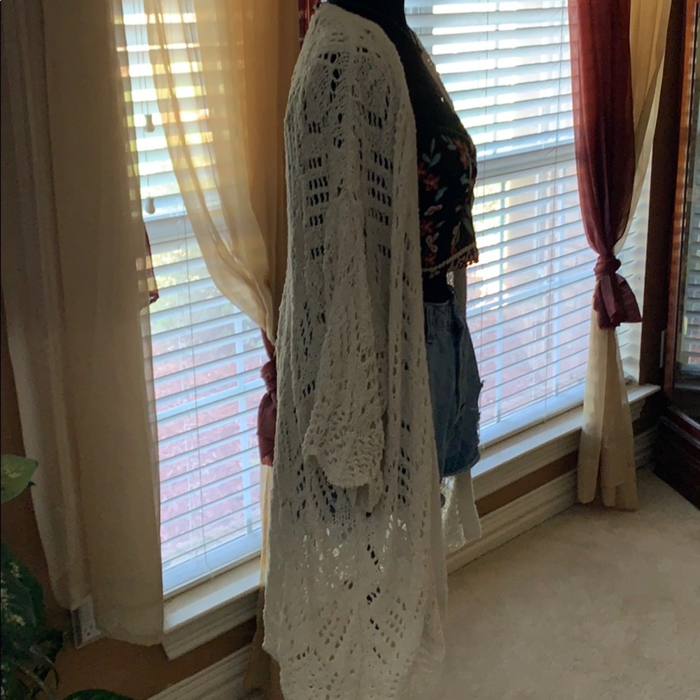 SOLD......AE Crochet Cardigan - Picture 4 of 7